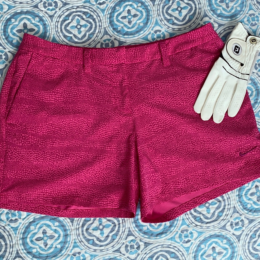 EUC Nike Dri Fit Golf Shorts Size 6